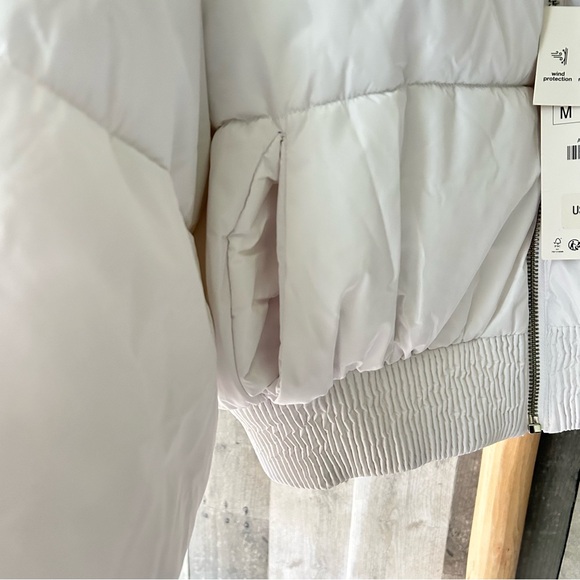🌴 Cutest Zara Women's White Puffer Jacket - Picture 5 of 13